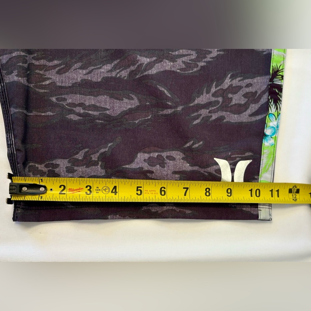 Hurley Gray Black Camo Swim Trunks with Lime Trim - Sz 32 - Picture 5 of 7